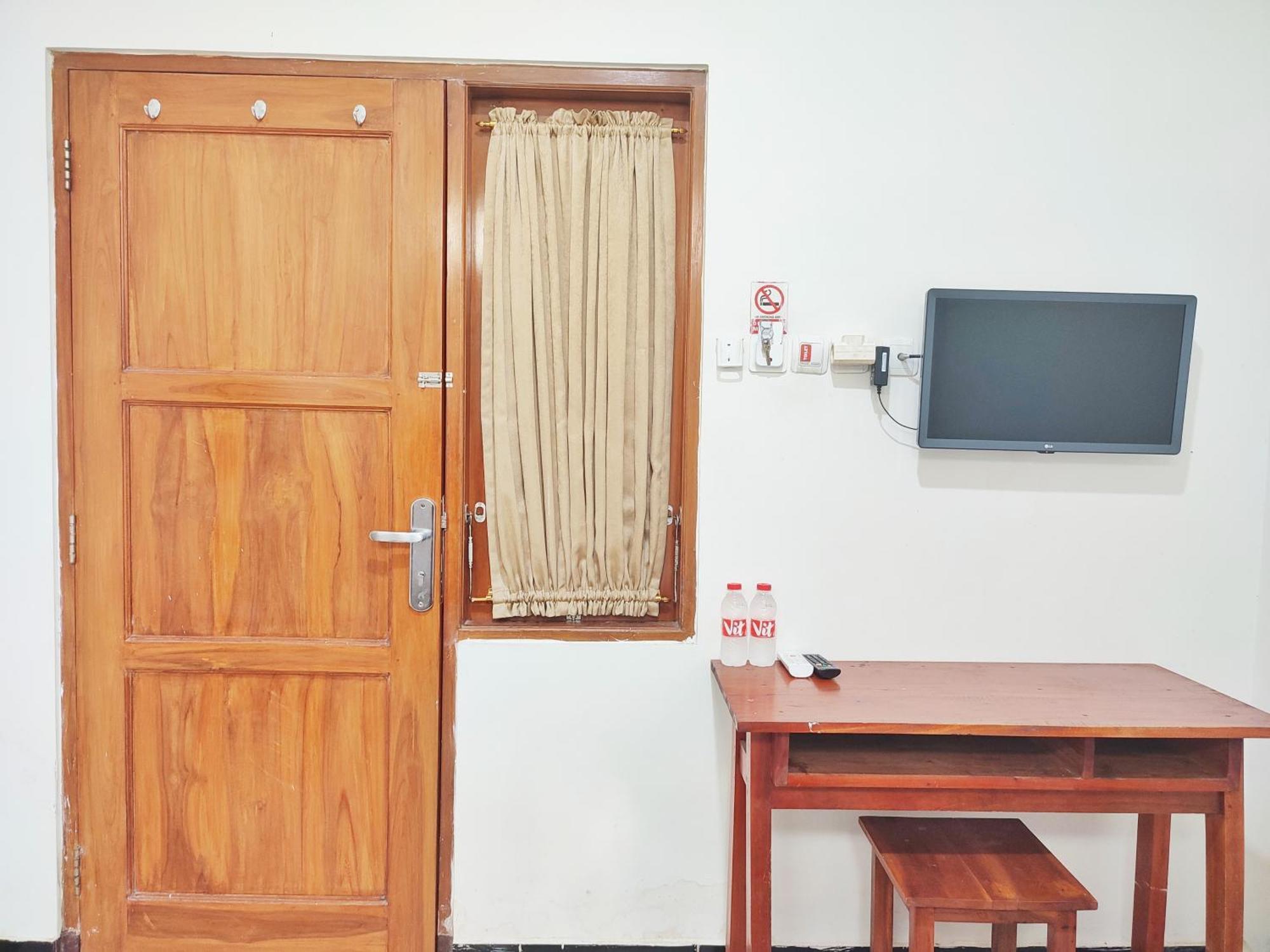 Happy Syariah Hotel Near Jombor Mitra Reddoorz Sleman  Extérieur photo